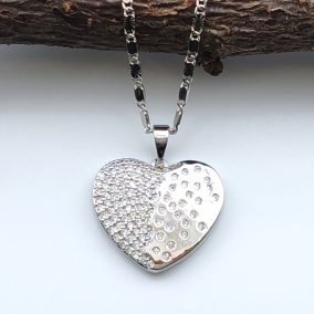 Heni ezüstszínű orvosi fém szív medál