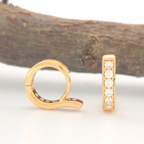 Ivonn aranyszínű orvosi fém fülbevaló