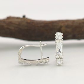 Lillu ezüstszínű orvosi fém fülbevaló