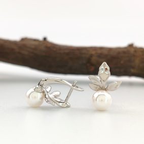 Izy ezüstszínű orvosi fém fülbevaló