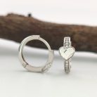 Avelia ezüstszínű orvosi fém fülbevaló Swarovski kristállyal