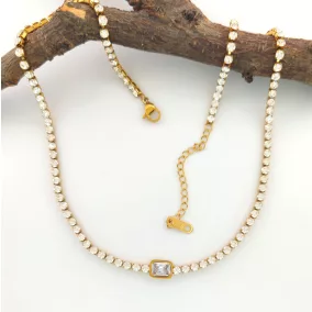 Judit White aranyszínű nemesacél nyaklánc kristályokkal