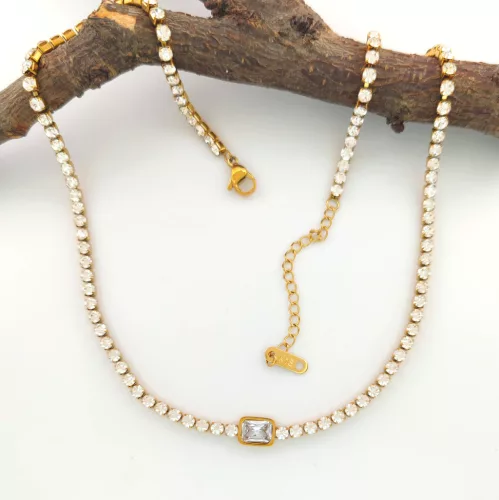 Judit White aranyszínű nemesacél nyaklánc kristályokkal