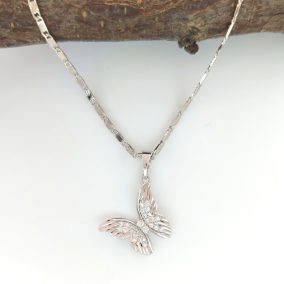 Pilly ezüstszínű orvosi fém pillangó medál