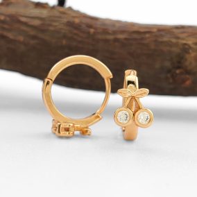 Kolty aranyszínű orvosi fém cseresznye fülbevaló