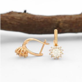   Récia aranyszínű orvosi fém fülbevaló kristály díszítéssel