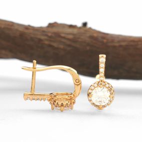   Mabell White aranyszínű orvosi fém fülbevaló fehér kristály díszítéssel