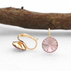   Hellina Gold aranyszínű orvosi fém fülbevaló mályva színű Swarovski kristállyal