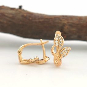   Ritty aranyszínű orvosi fém fülbevaló fehér kristályokkal