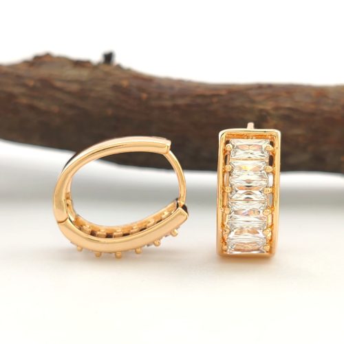 Bertina aranyszínű orvosi fém fülbevaló fehér kristályokkal