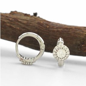   Norna Silver ezüstszínű orvosi fém fülbevaló fehér kristályokkal