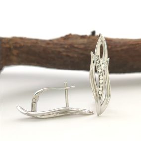   Réta ezüstszínű orvosi fém fülbevaló fehér kristályokkal