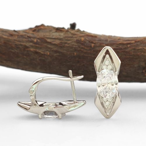 Rezy ezüstszínű orvosi fém fülbevaló fehér kristályokkal