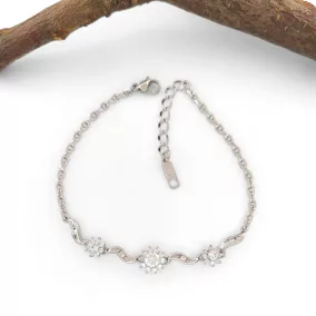   Dilla Silver ezüstszínű orvosi fém virágkarkötő kristály díszítéssel