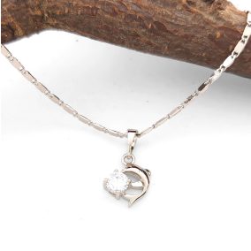   Celinda ezüstszínű orvosi fém delfin medál kristály díszítéssel