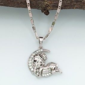 Hanga ezüstszínű orvosi fém medál