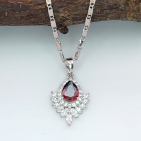 Kirilla Red ezüstszínű orvosi fém medál