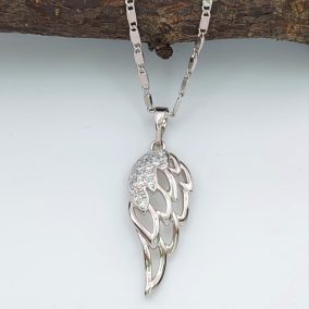 Angela ezüstszínű orvosi fém medál